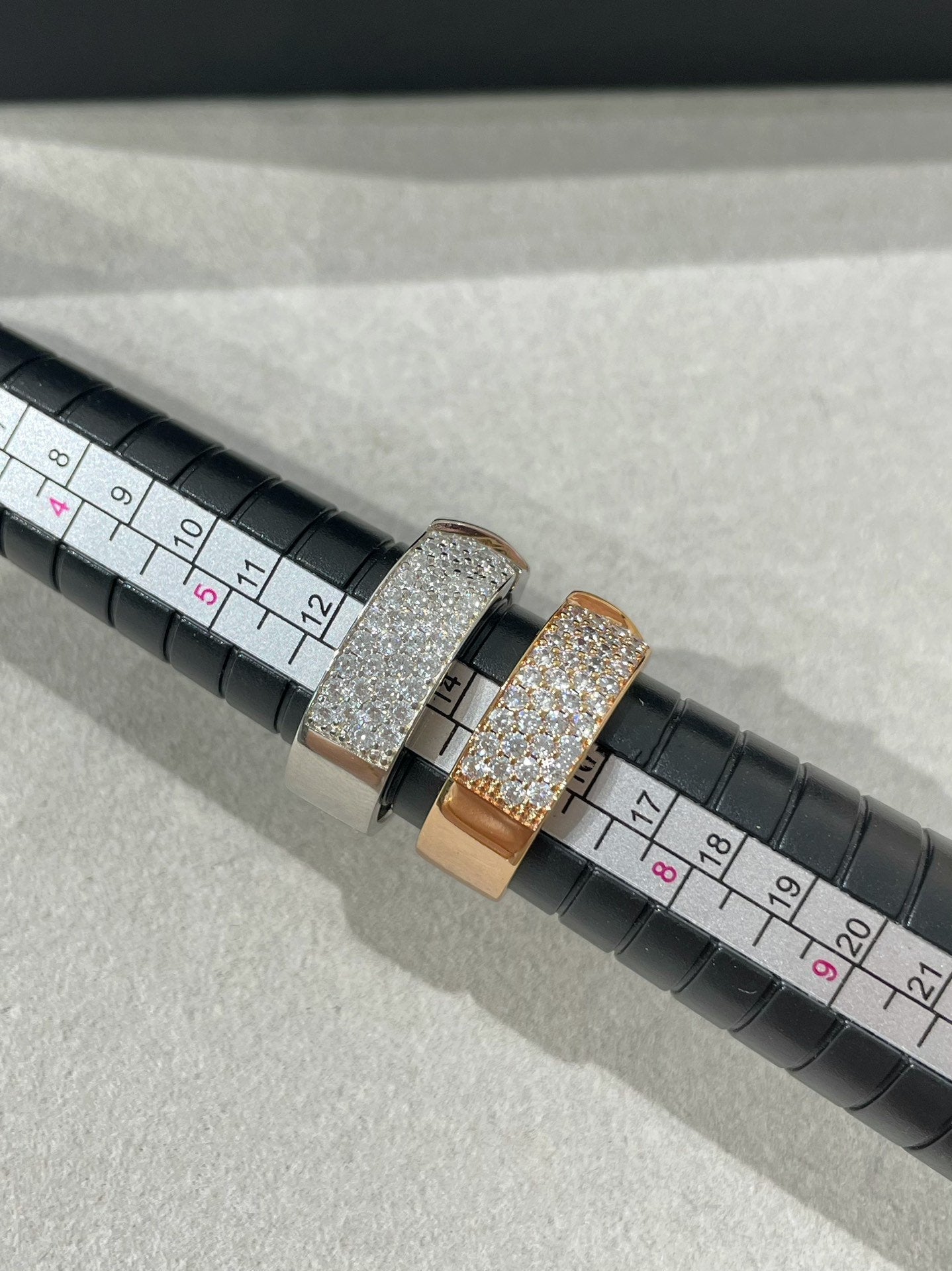 ¡®Aura Jewels¡¯LIENS EVIDENCE  DIAMOND PAVED RING