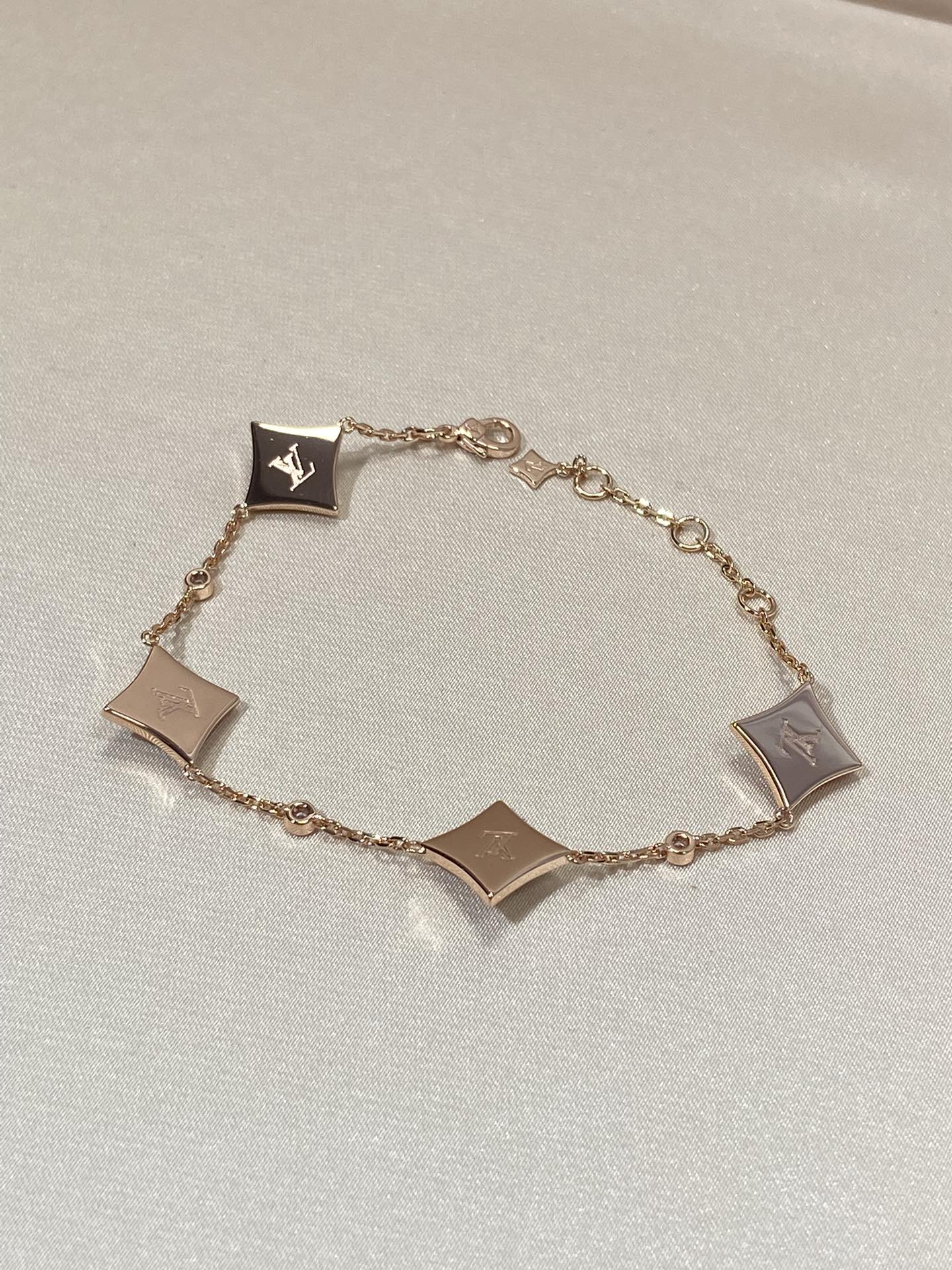 ¡®Aura Jewels¡¯STAR 4 MOTIF MOP DIAMOND PINK GOLD BRACELET