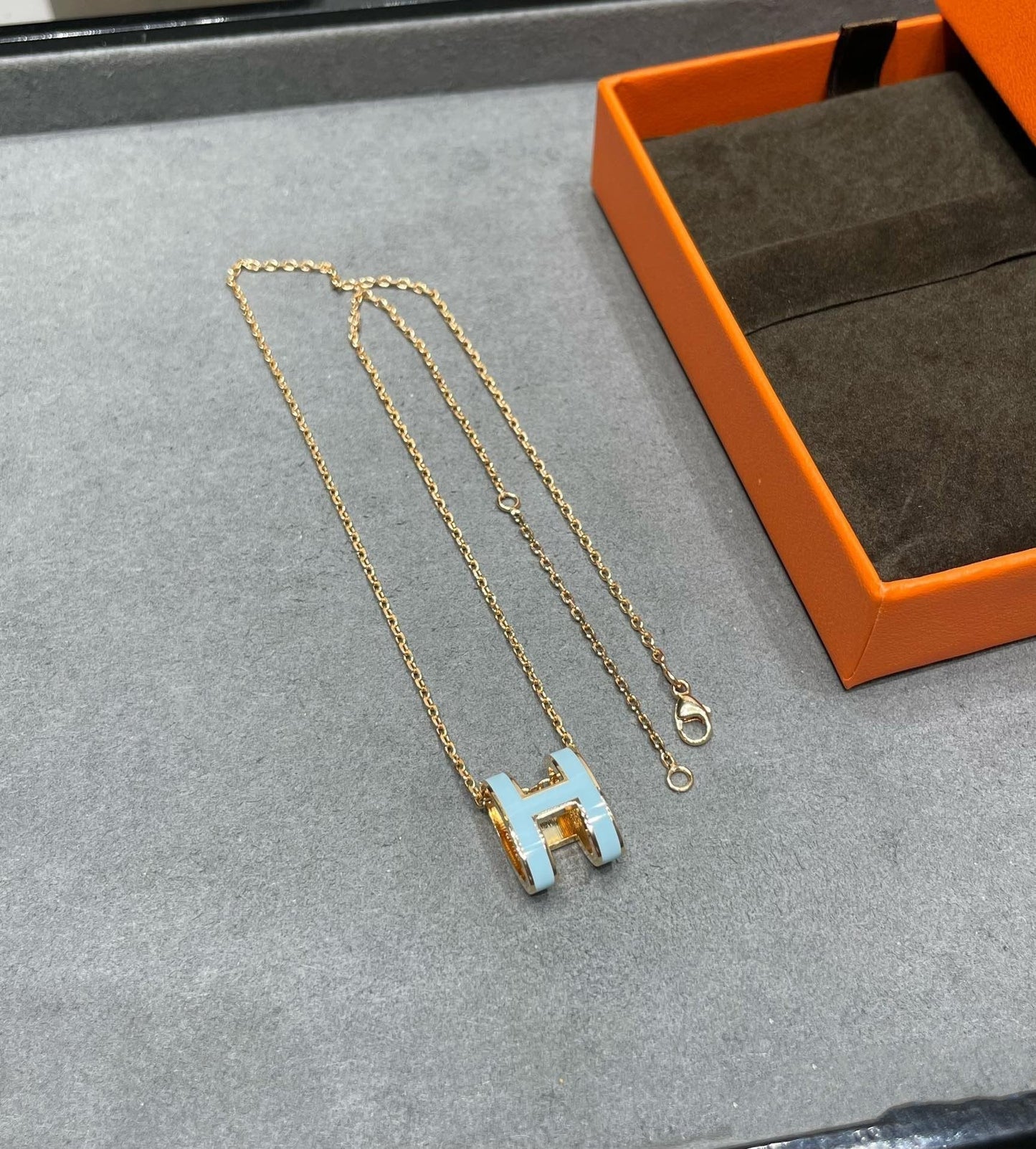 ¡®Aura Jewels¡¯POP H SKY BLUE NECKLACE