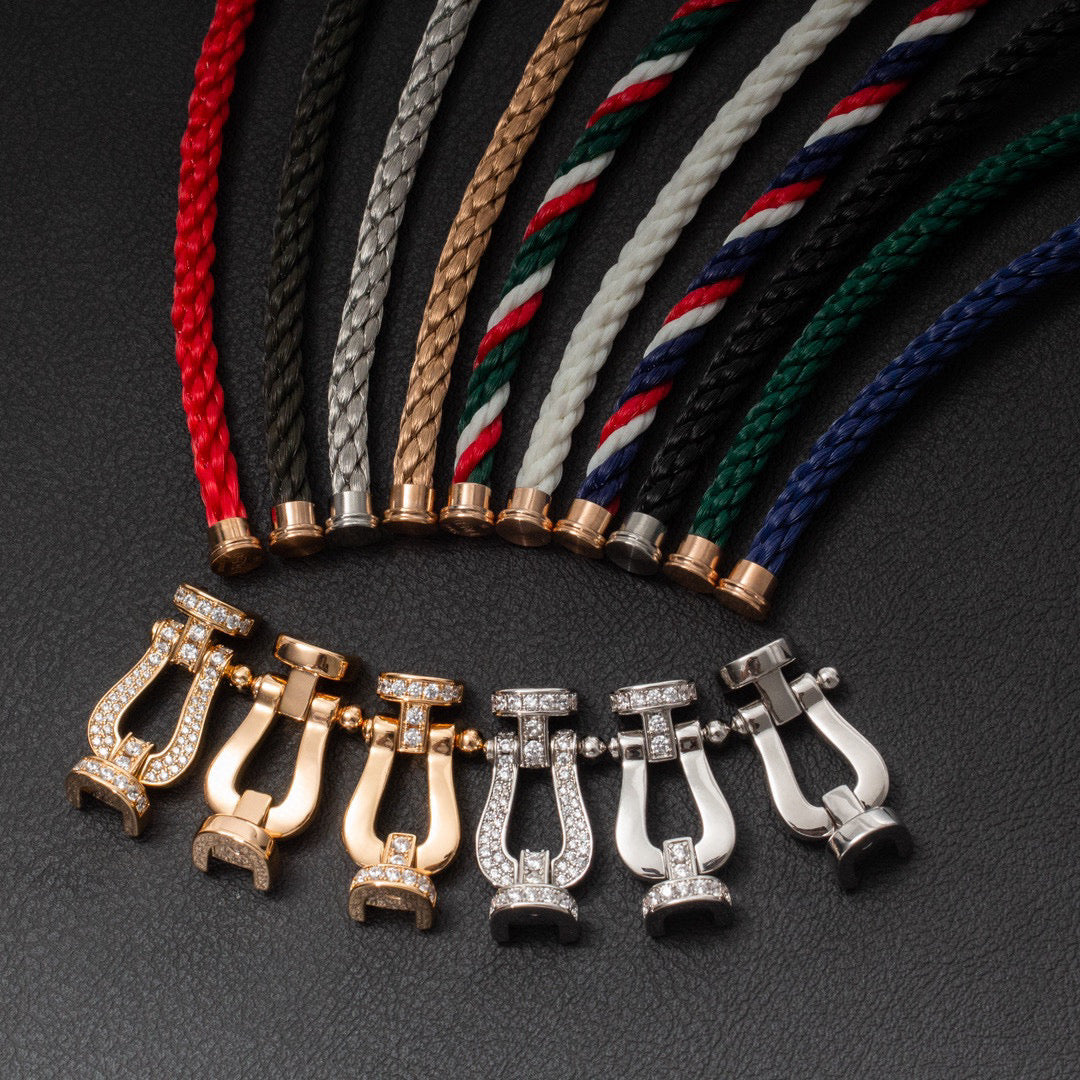 ¡®Aura Jewels¡¯FORCE LARGE HORSESHOE HALF DIAMOND BRACELET GOLD