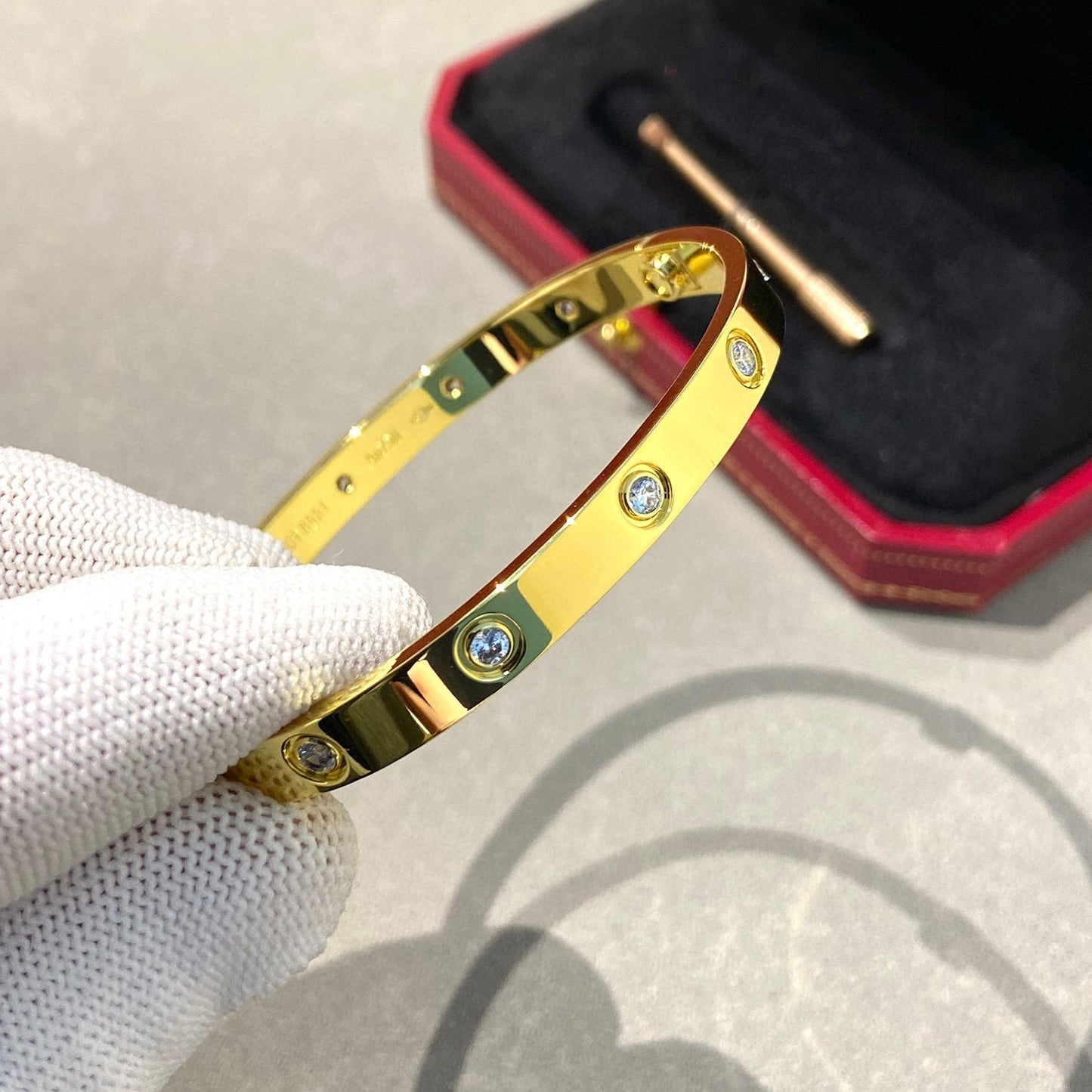 ¡®Aura Jewels¡¯LOVE BRACELET 6.1MM 10 DIAMONDS