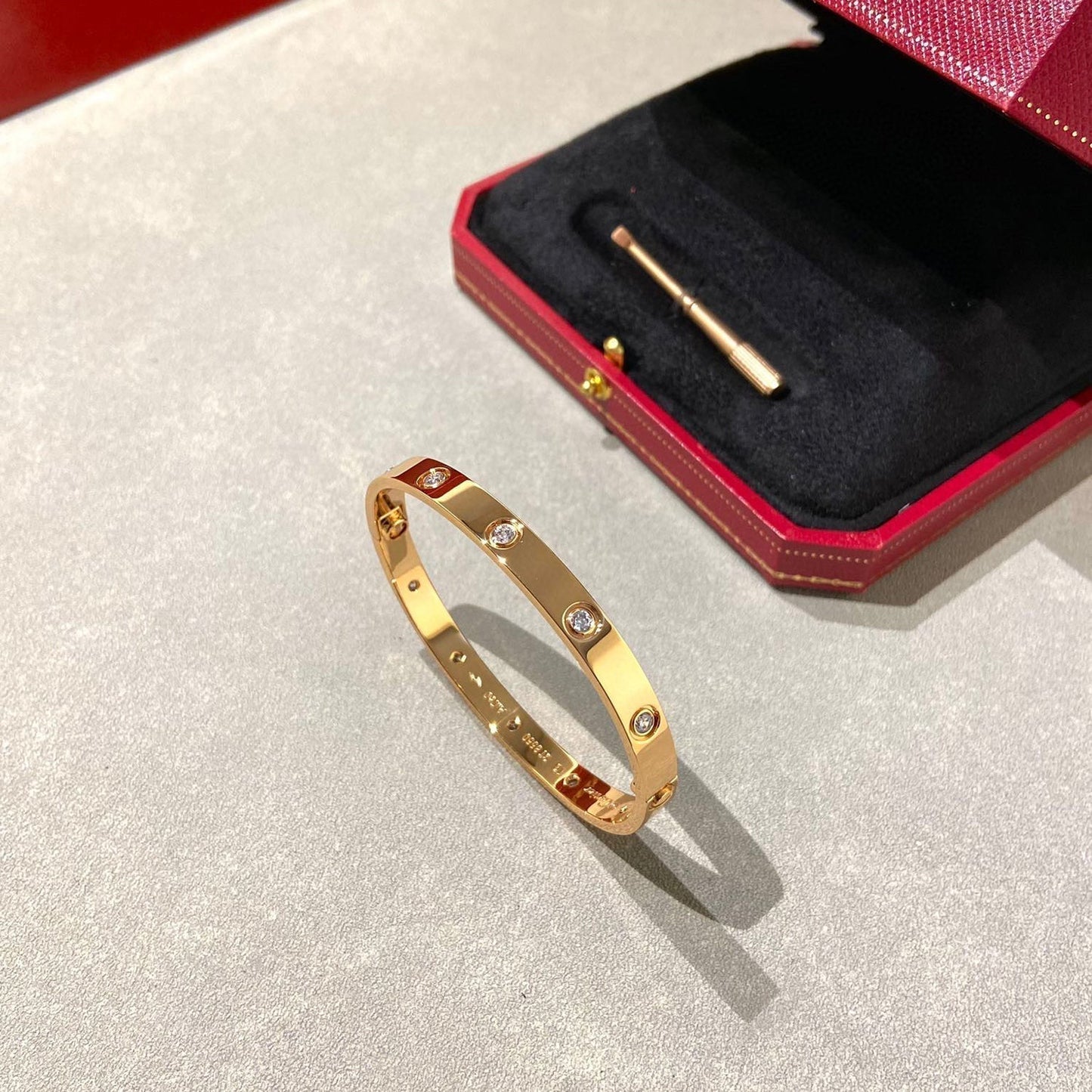 ¡®Aura Jewels¡¯LOVE BRACELET 6.1MM 10 DIAMONDS
